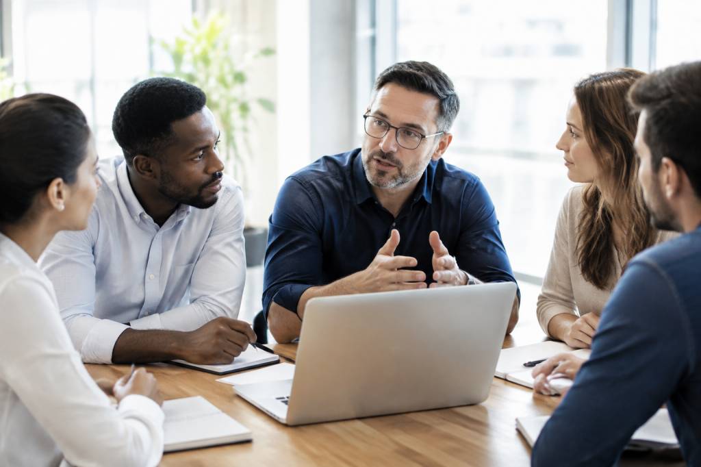 Adjointe à la direction : compétences, missions et outils de management efficaces